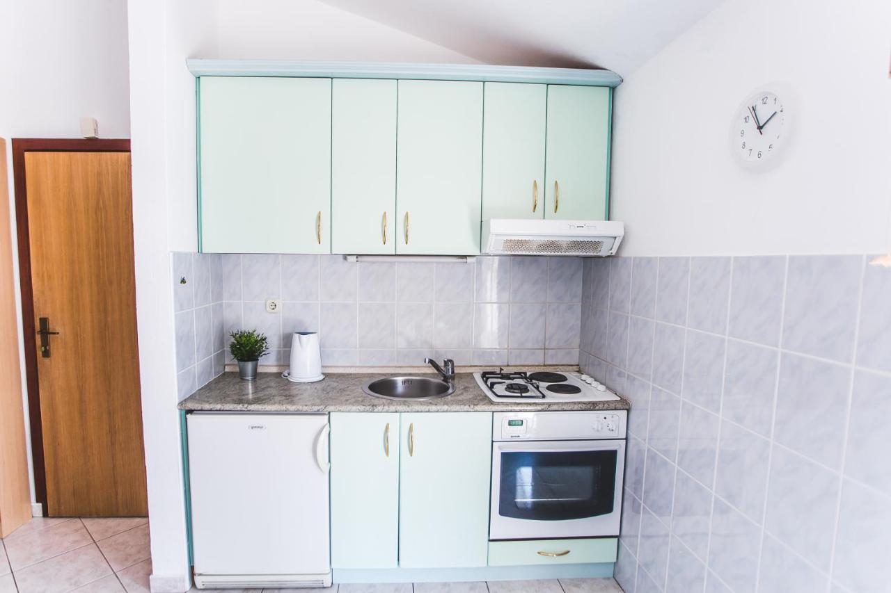 Apartmani Males 로고즈니차 외부 사진